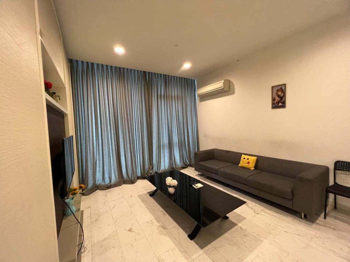 Amazing Pool By Platinum Suites Klcc 쿠알라룸푸르 외부 사진
