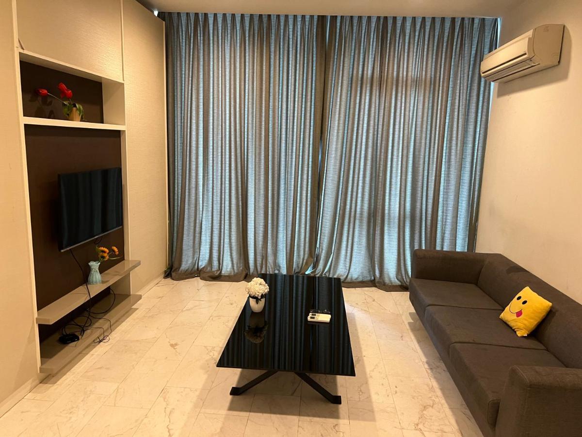 Amazing Pool By Platinum Suites Klcc 쿠알라룸푸르 외부 사진