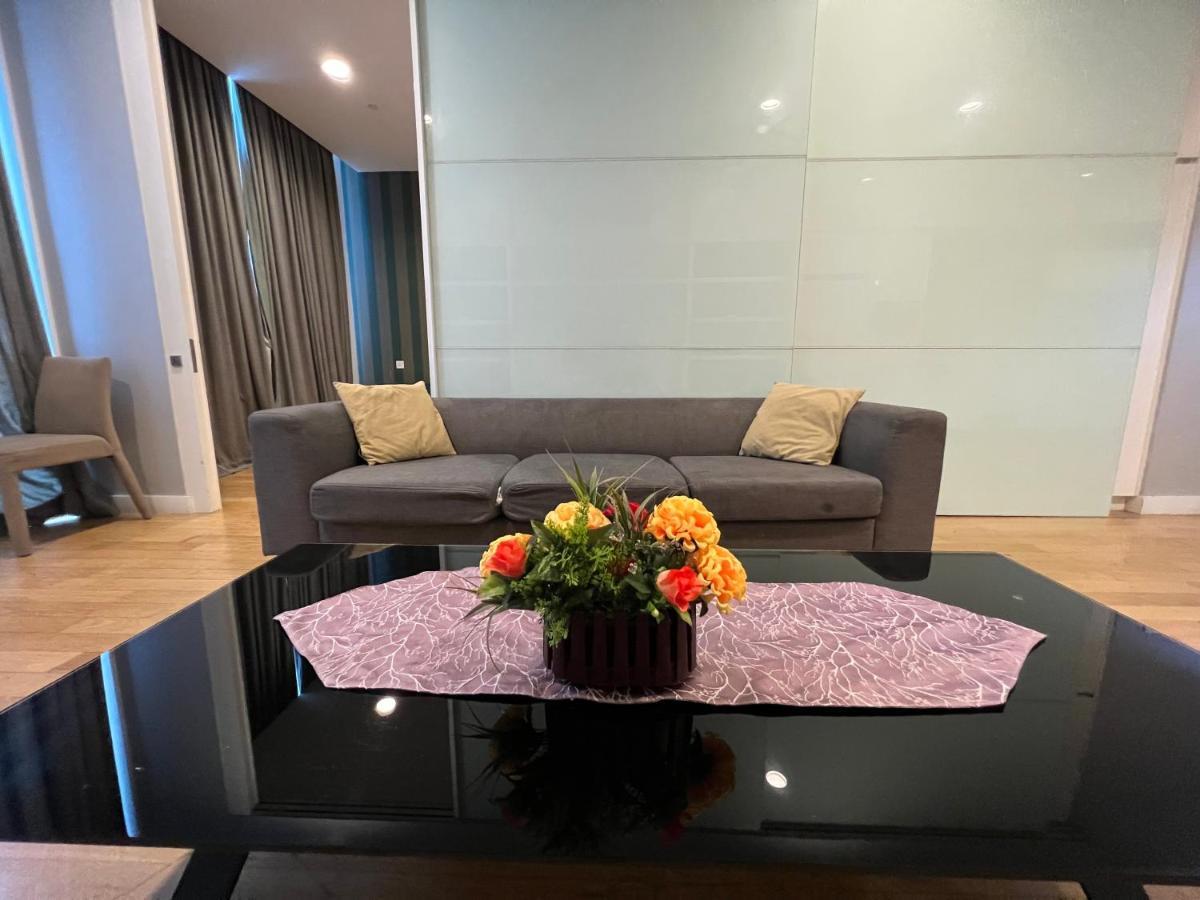 Amazing Pool By Platinum Suites Klcc 쿠알라룸푸르 외부 사진