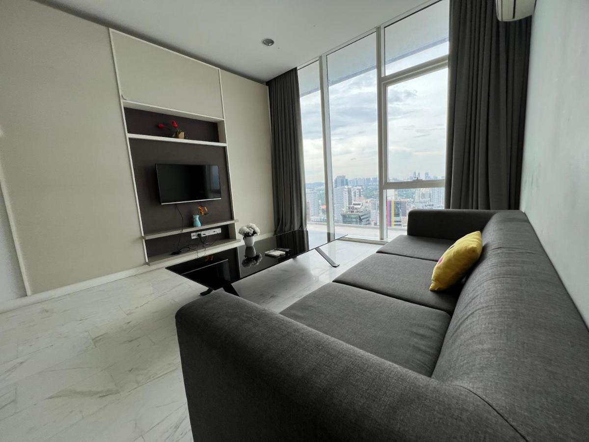 Amazing Pool By Platinum Suites Klcc 쿠알라룸푸르 외부 사진