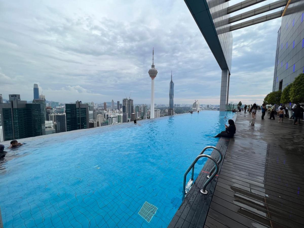 Amazing Pool By Platinum Suites Klcc 쿠알라룸푸르 외부 사진