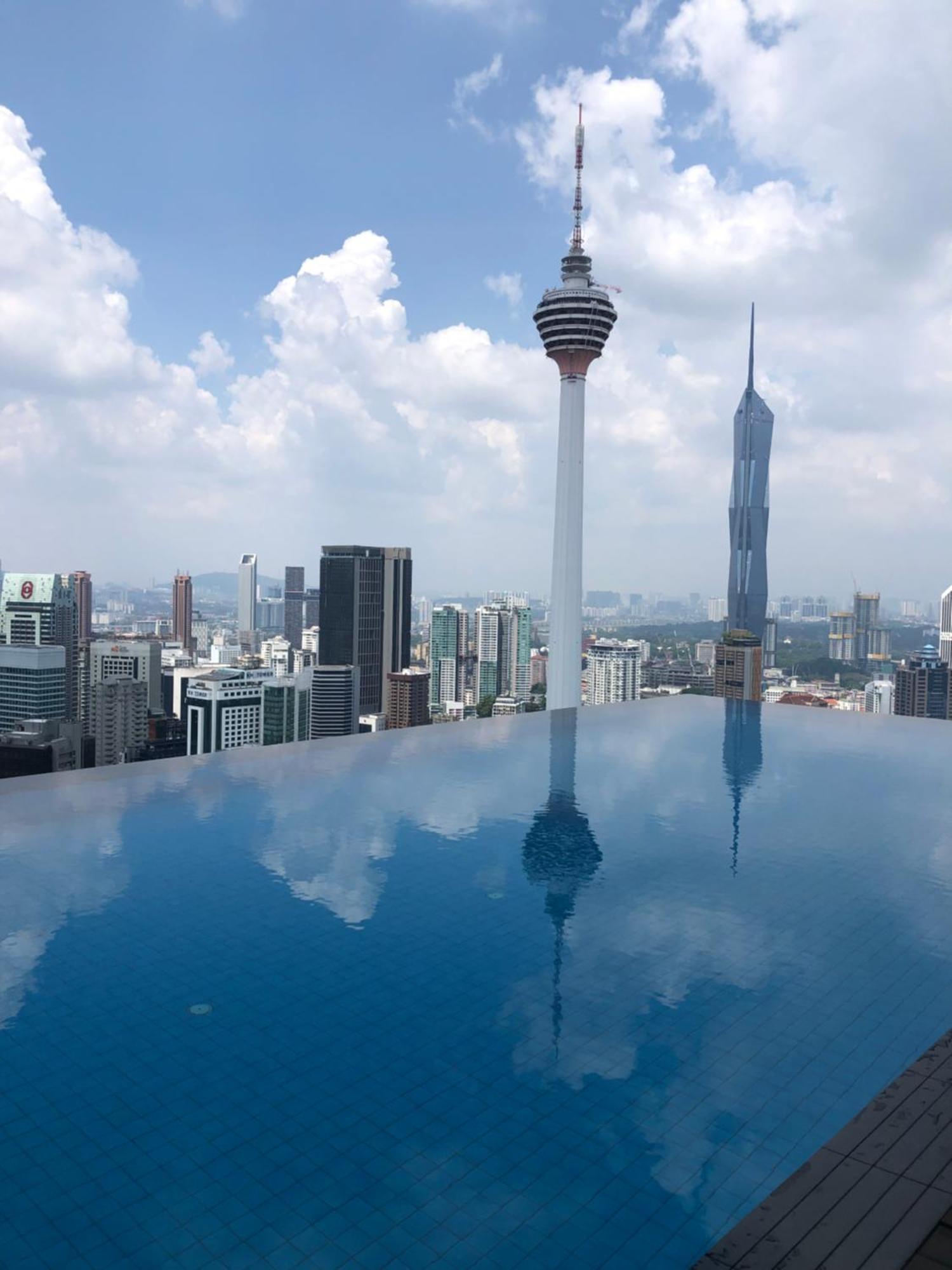 Amazing Pool By Platinum Suites Klcc 쿠알라룸푸르 외부 사진