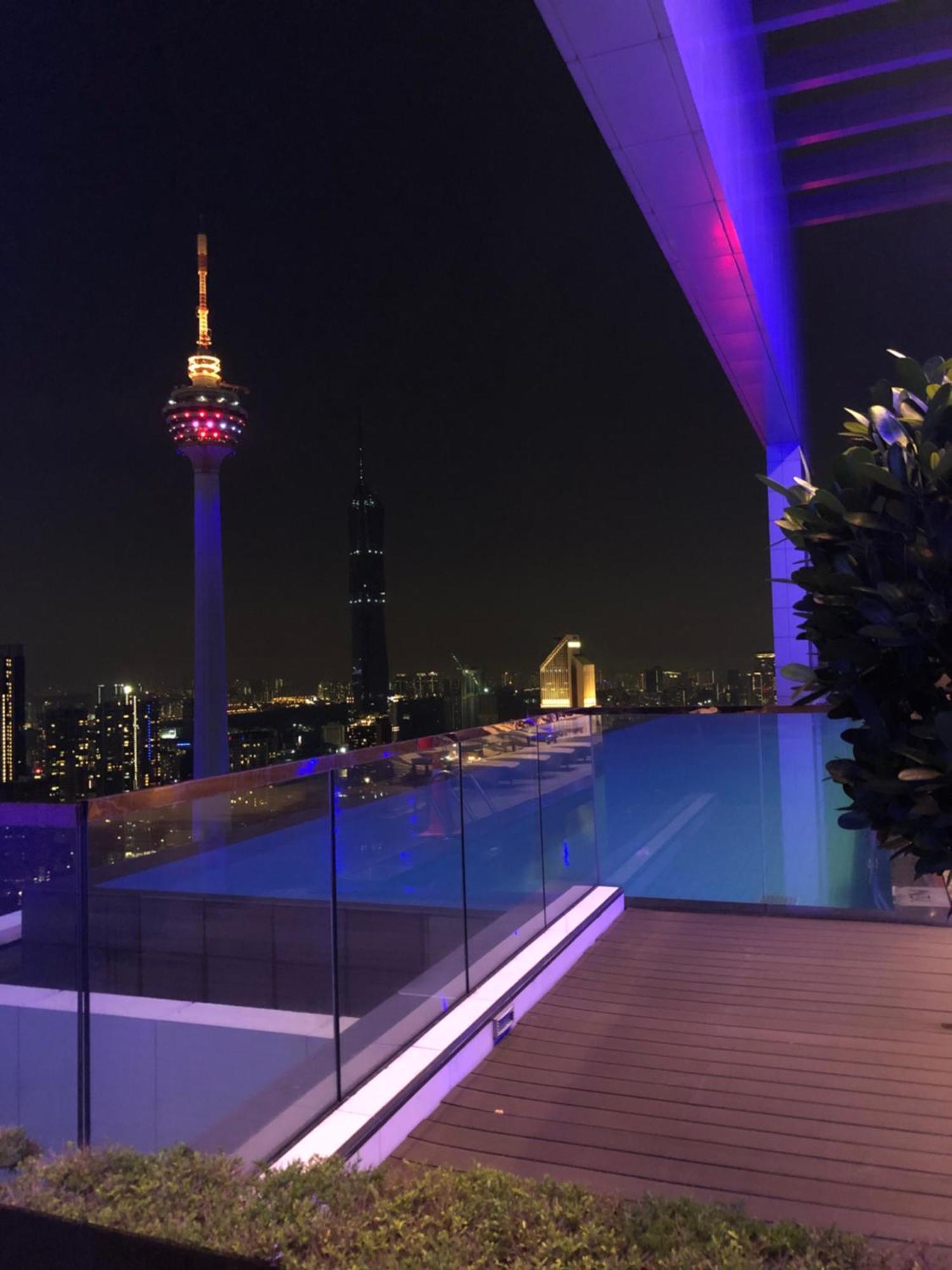 Amazing Pool By Platinum Suites Klcc 쿠알라룸푸르 외부 사진